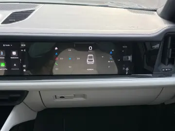 PORSCHE Cayenne Coupe Sport Design Carbon HUD Massage