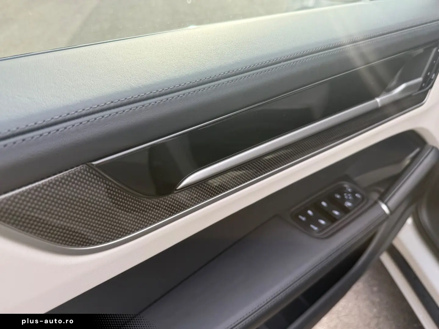 PORSCHE Cayenne Coupe Sport Design Carbon HUD Massage