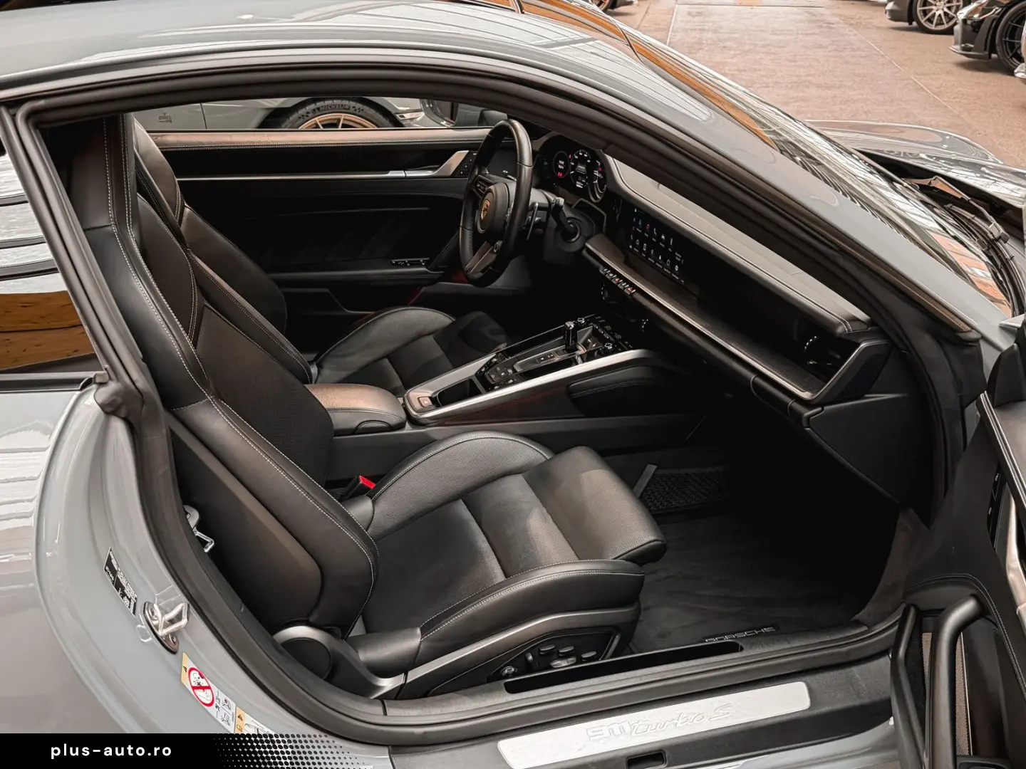 PORSCHE 911 Turbo S Burmester Lift Carbon Pano Matrix