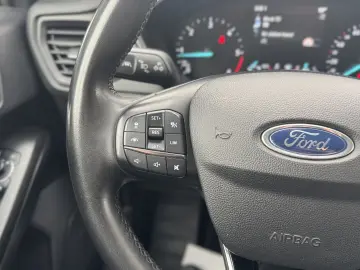 Ford Focus 1.5 TDCi Powershift Titanium