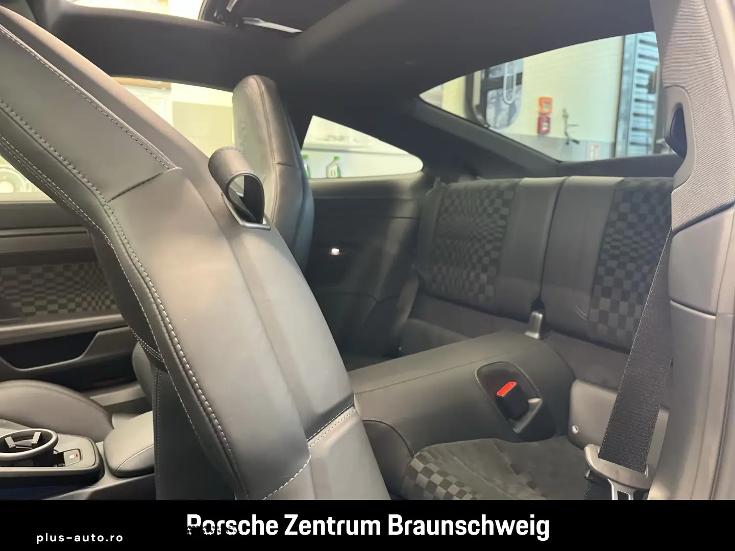 Porsche 992 911 Carrera Clubleder InnoDrive BOSE 21-Zoll