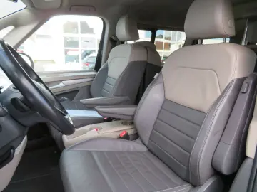 VW T7 Multivan 2.0 TDI Life DSG Navi