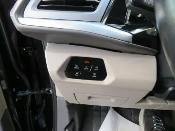 VW T7 Multivan 2.0 TDI Life DSG Navi