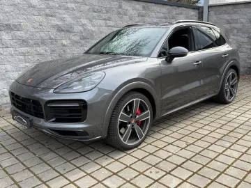 PORSCHE Cayenne GTS Pano Chrono Bose Matrix