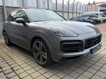 PORSCHE Cayenne GTS Pano Chrono Bose Matrix