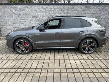 PORSCHE Cayenne GTS Pano Chrono Bose Matrix