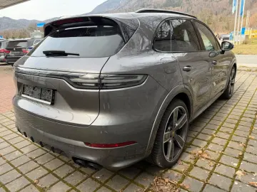 PORSCHE Cayenne GTS Pano Chrono Bose Matrix