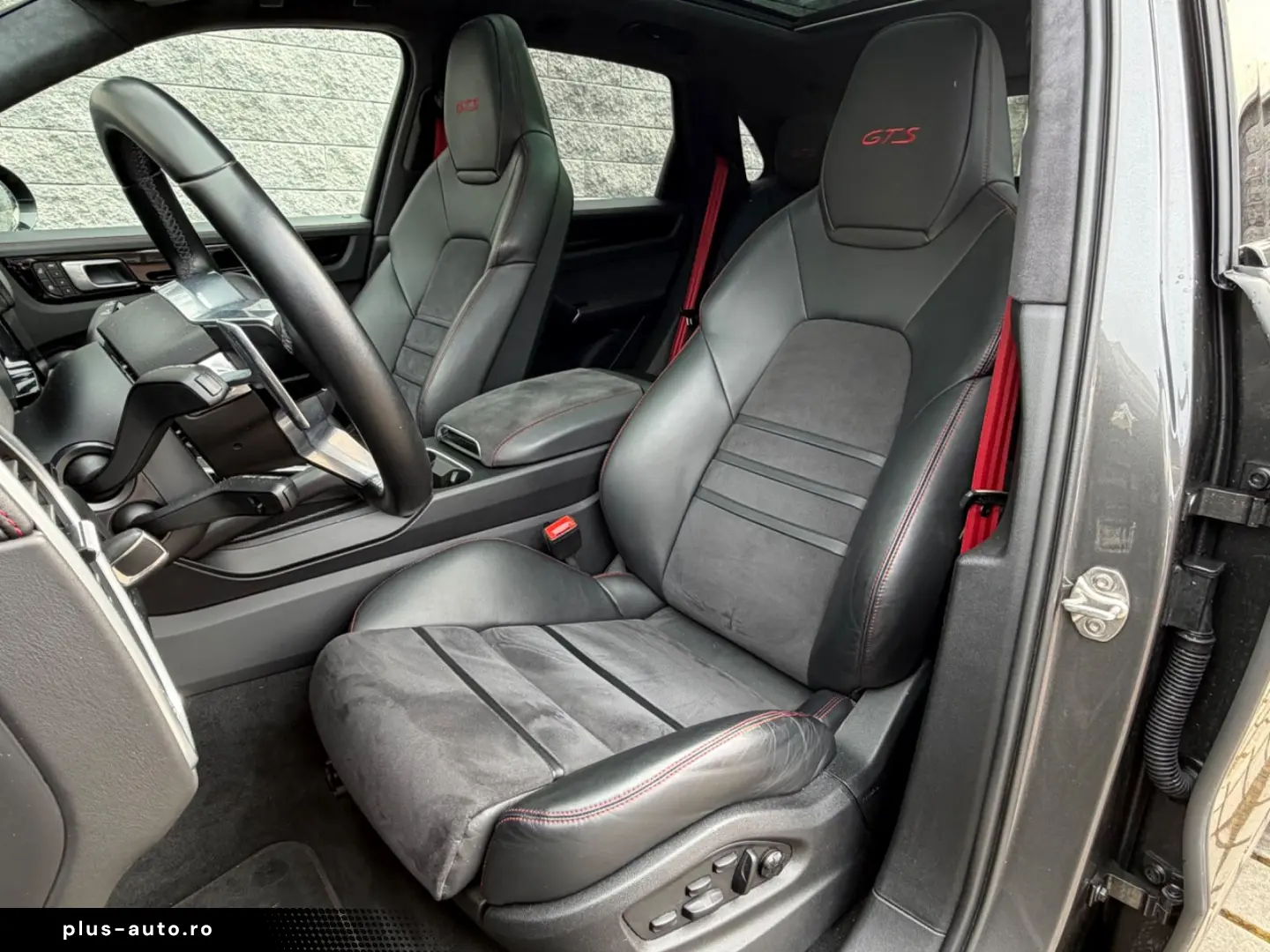 PORSCHE Cayenne GTS Pano Chrono Bose Matrix