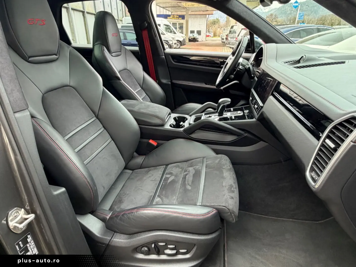 PORSCHE Cayenne GTS Pano Chrono Bose Matrix
