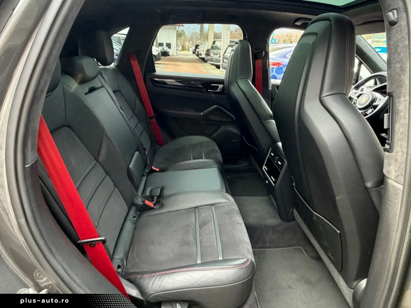PORSCHE Cayenne GTS Pano Chrono Bose Matrix