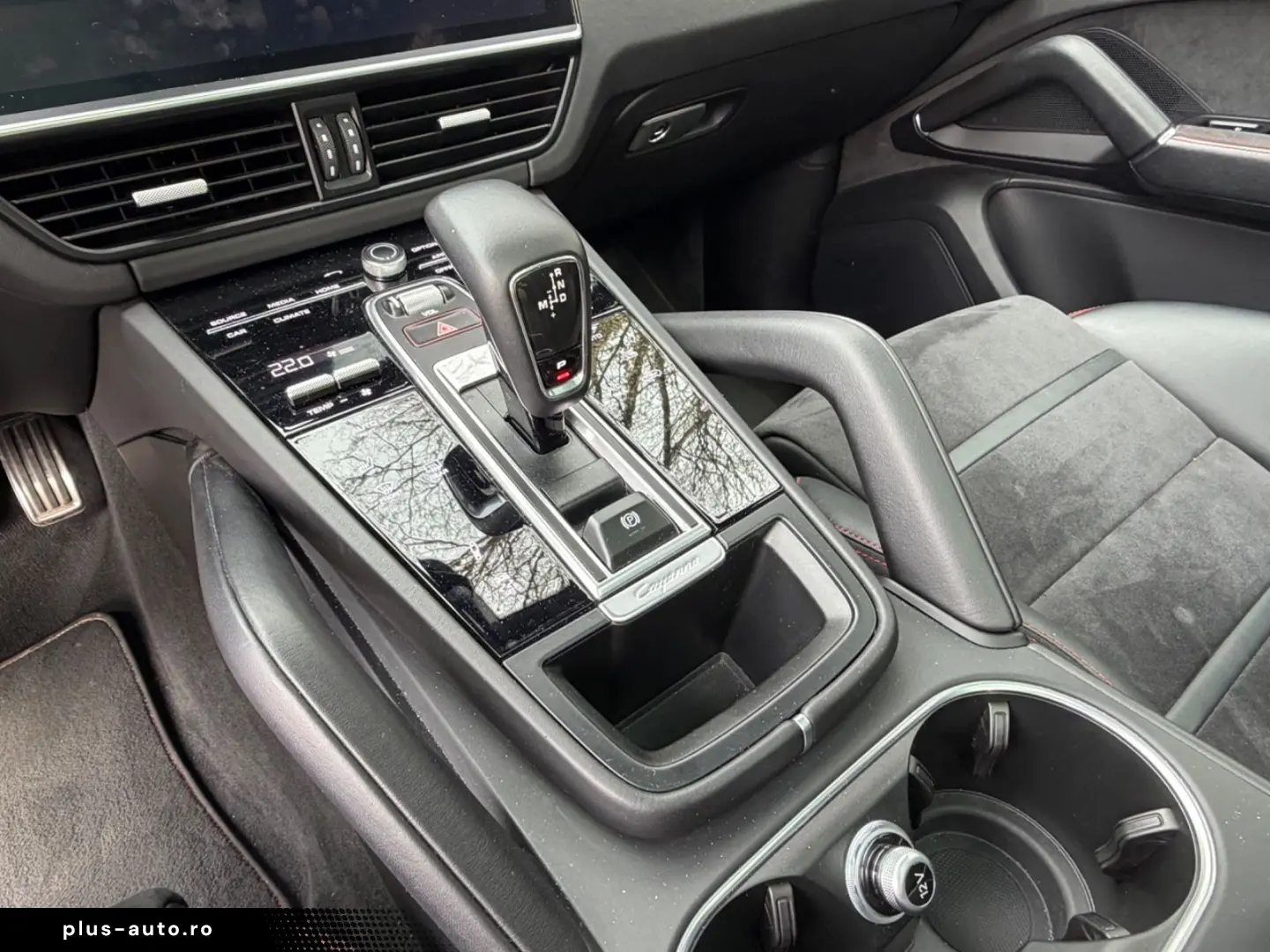 PORSCHE Cayenne GTS Pano Chrono Bose Matrix