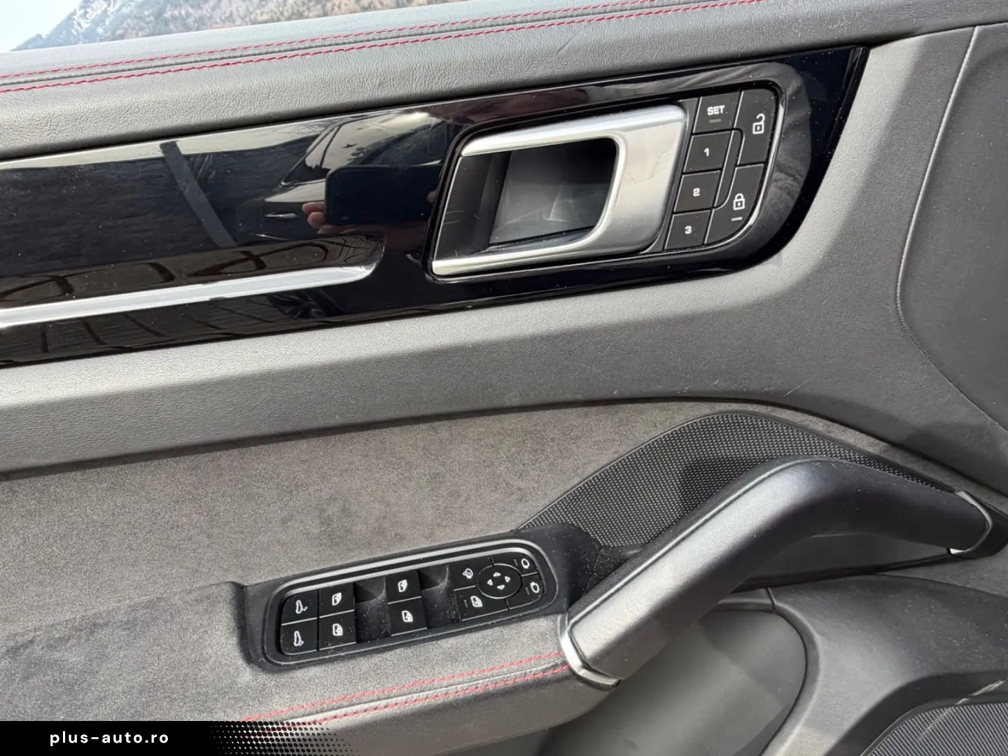 PORSCHE Cayenne GTS Pano Chrono Bose Matrix