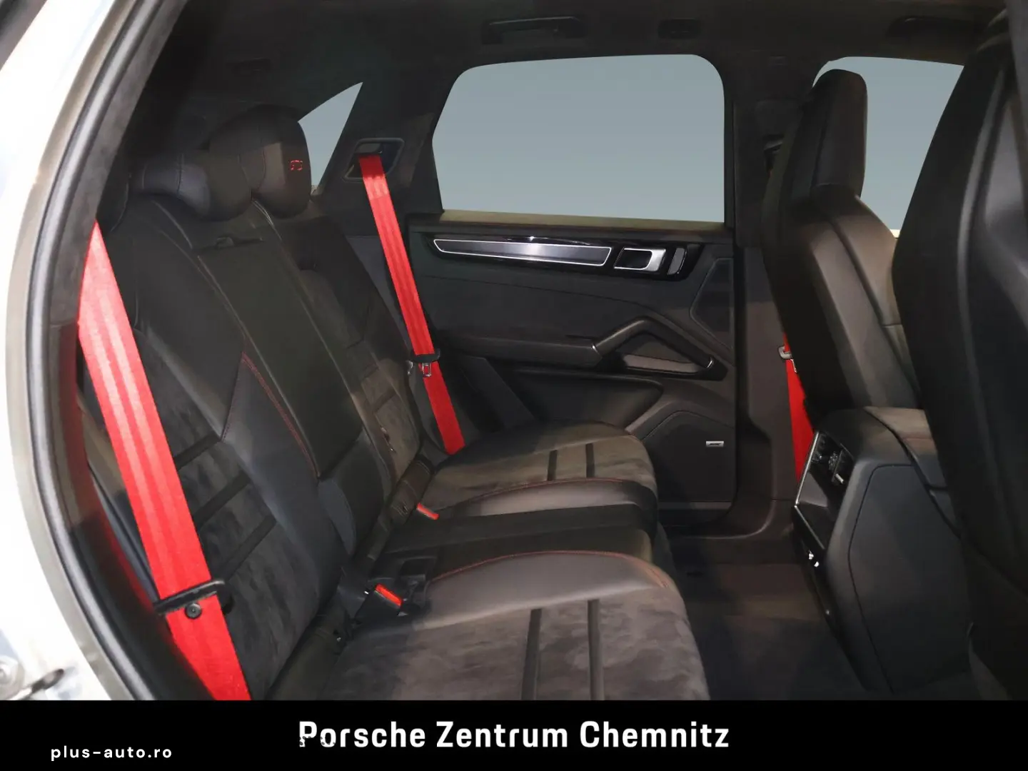 PORSCHE Cayenne GTS BOSE Pano ACC