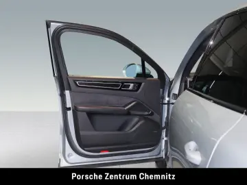 PORSCHE Cayenne GTS BOSE Pano ACC