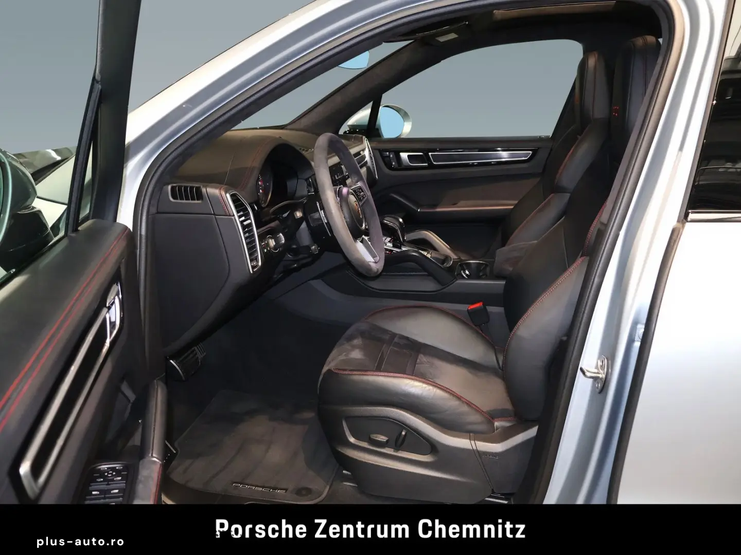 PORSCHE Cayenne GTS BOSE Pano ACC