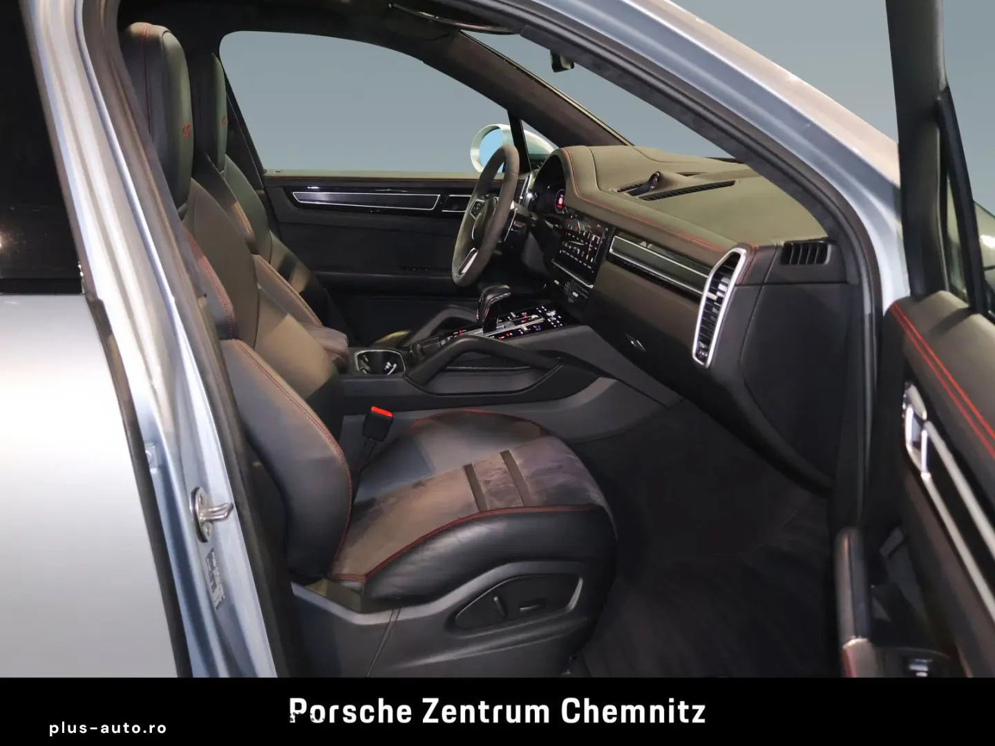 PORSCHE Cayenne GTS BOSE Pano ACC