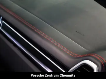 PORSCHE Cayenne GTS BOSE Pano ACC