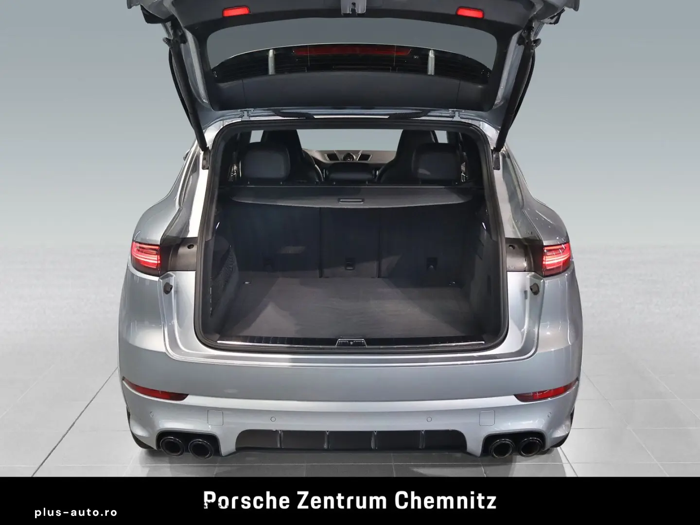 PORSCHE Cayenne GTS BOSE Pano ACC