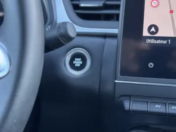 Renault Captur E-TECH Full 145 TECHNO