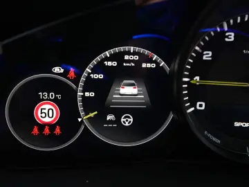 PORSCHE E-Hybrid Coupé PLATINUM-INNO-PDCC-SPORTABG.-VOLL