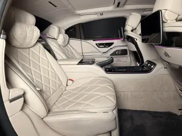 MERCEDES-BENZ Maybach S 680 4Matic First Class