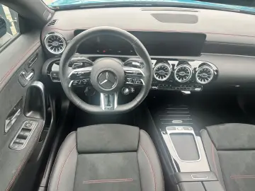 Mercedes-Benz CLA 35 AMG 4Matic AERO 7TKM HYPERBLAU 360