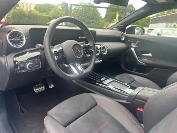 Mercedes-Benz CLA 35 AMG 4Matic AERO 7TKM HYPERBLAU 360