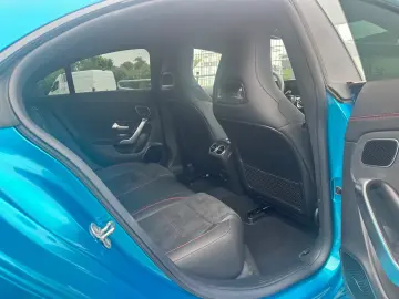 Mercedes-Benz CLA 35 AMG 4Matic AERO 7TKM HYPERBLAU 360