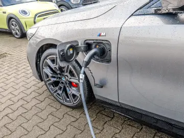 BMW 550e xDrive M Sport Pro HuD Bowers Willkins Komf