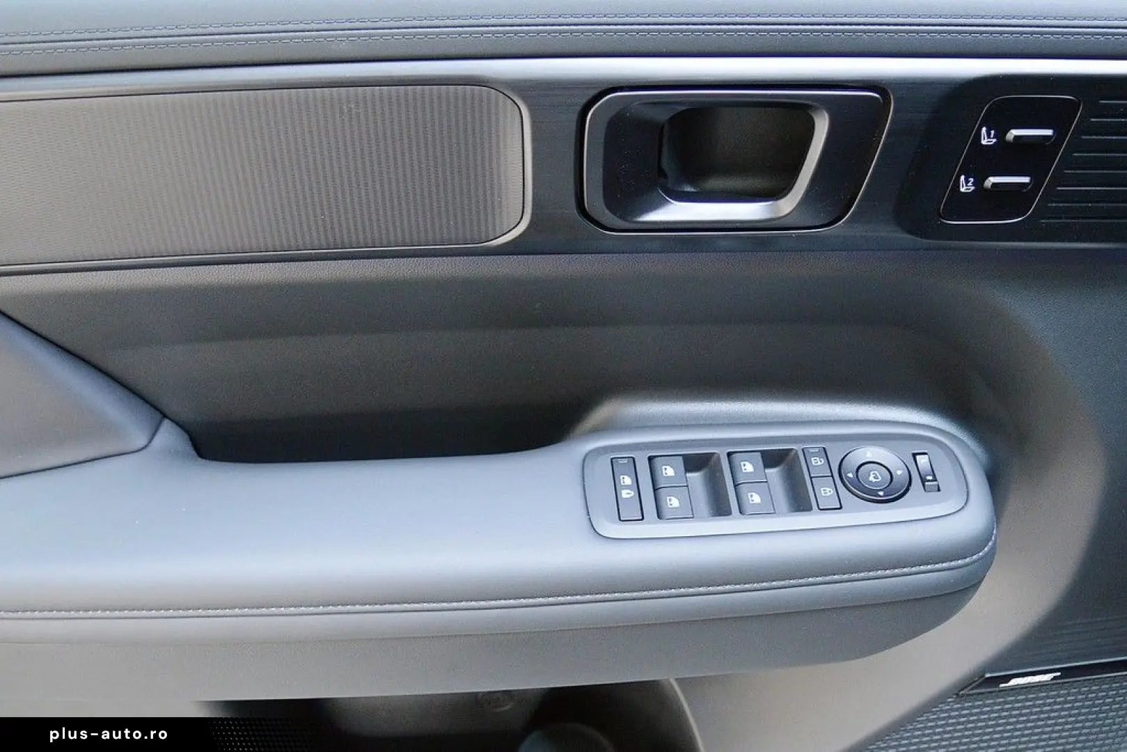 HYUNDAI Santa Fe PHEV (MY25) 1.6 T-GDI 6-AT 4WD BLACKLIN