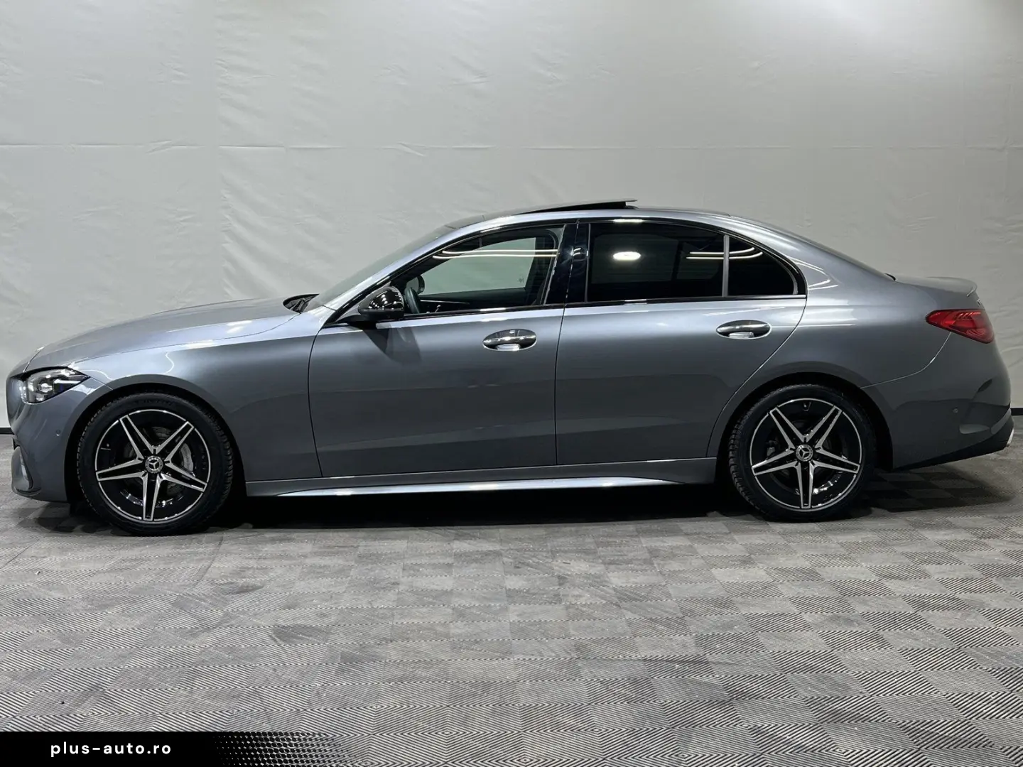 MERCEDES-BENZ C 200 AMG Pano 360