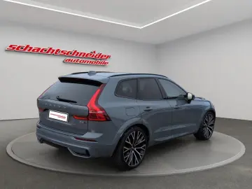 VOLVO XC60 B5 D AWD R-Design HUD Luft 22Zoll Massage