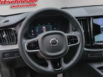 VOLVO XC60 B5 D AWD R-Design HUD Luft 22Zoll Massage