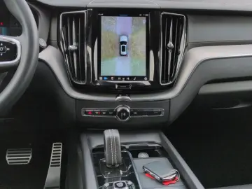 VOLVO XC60 B5 D AWD R-Design HUD Luft 22Zoll Massage