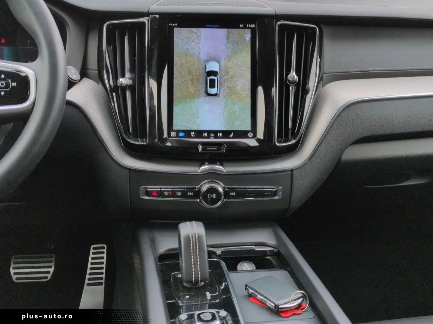 VOLVO XC60 B5 D AWD R-Design HUD Luft 22Zoll Massage