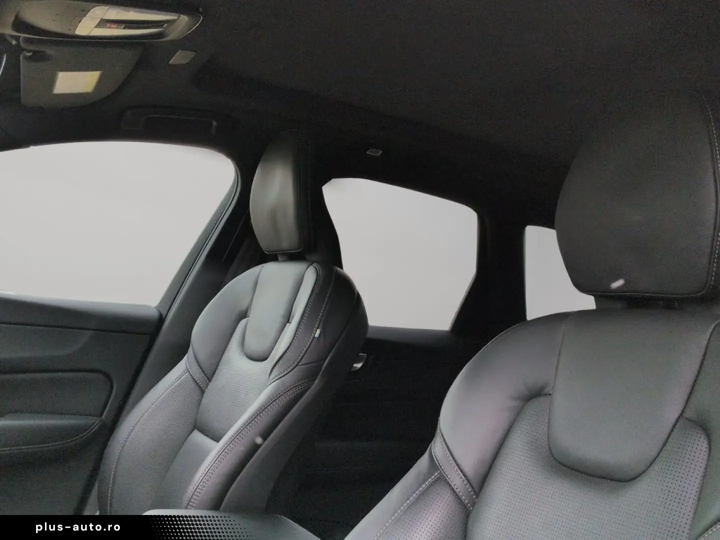 VOLVO XC60 B5 D AWD R-Design HUD Luft 22Zoll Massage