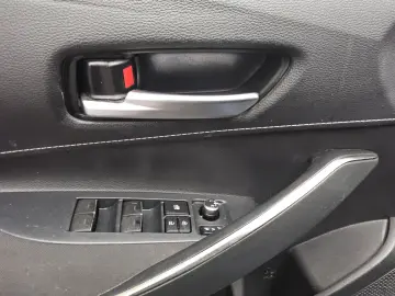 TOYOTA Corolla Touring Sports 2.0 Hybrid Edition Navi