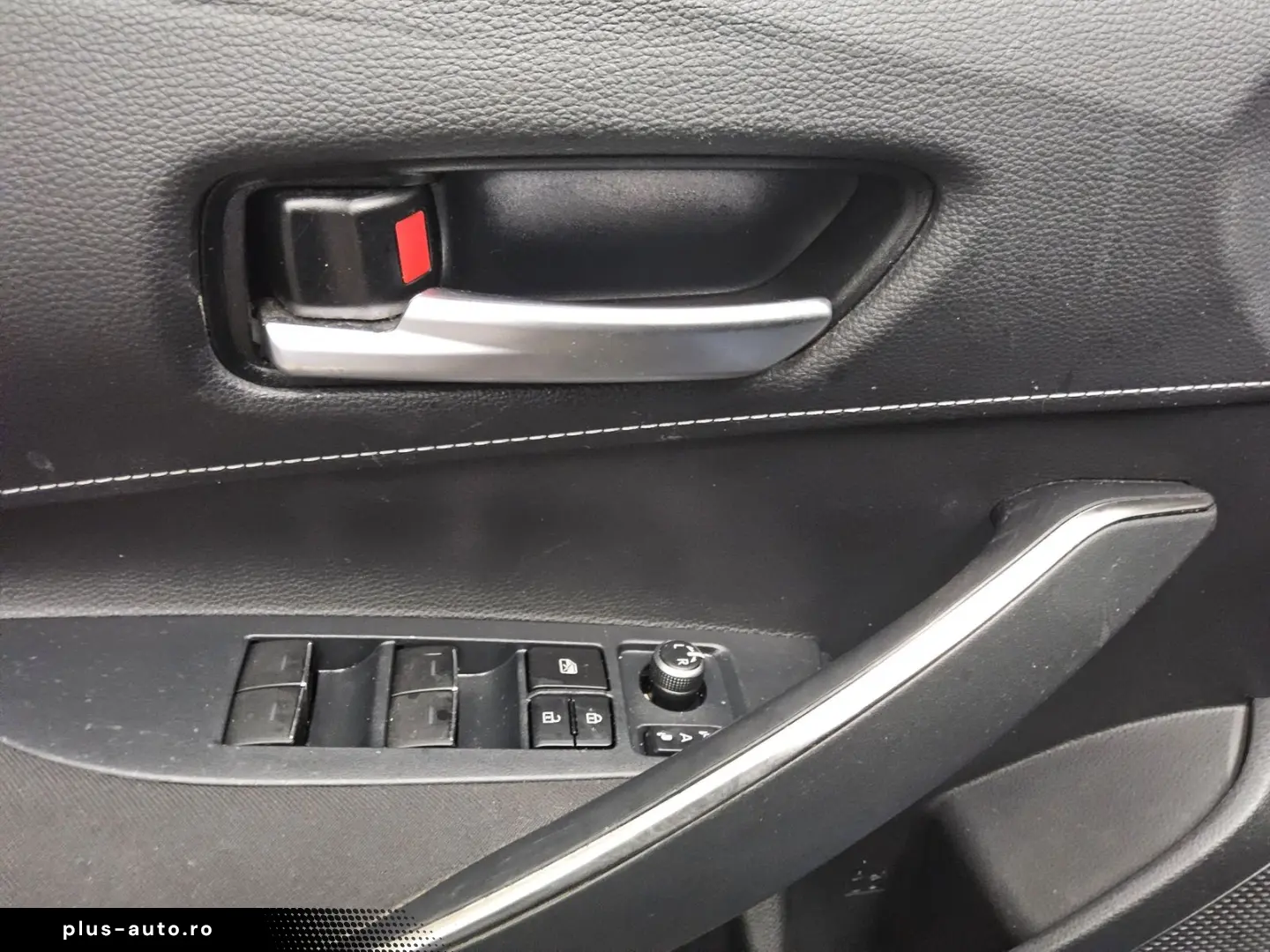 TOYOTA Corolla Touring Sports 2.0 Hybrid Edition Navi