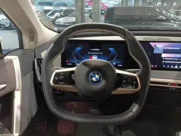 BMW iX xDrive40 Sport 76 6 LED Navi Kamera SHZ Leder
