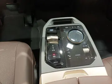 BMW iX xDrive40 Sport 76 6 LED Navi Kamera SHZ Leder
