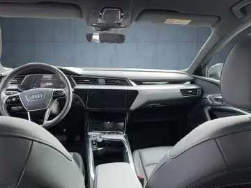 AUDI Q8 e-tron S line 50 qu. Matrix 21 ACC 360