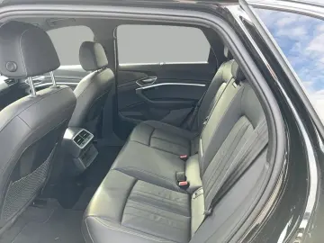 AUDI Q8 e-tron S line 50 qu. Matrix 21 ACC 360