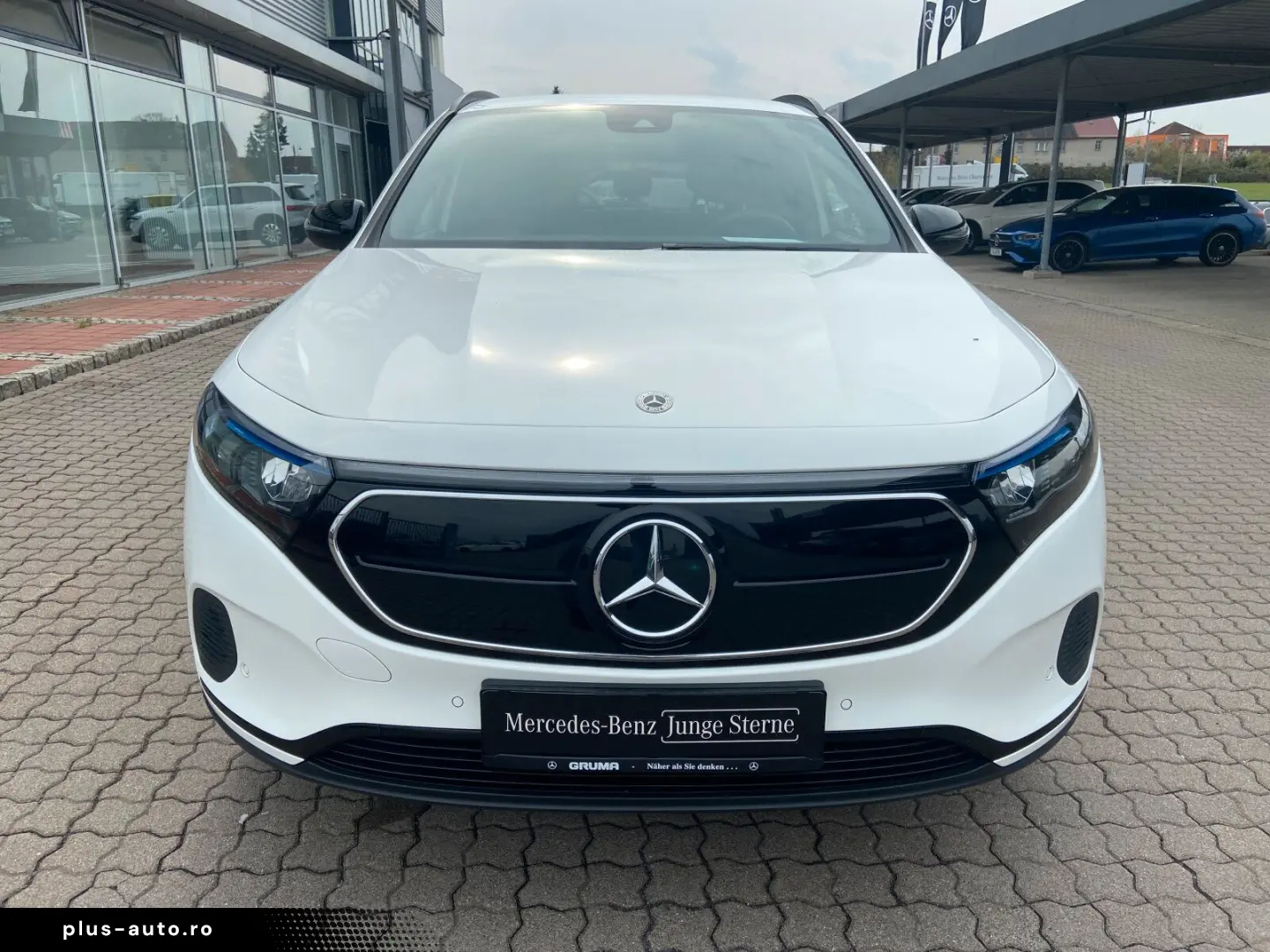 MERCEDES-BENZ EQA 300 4MATIC Night Kamera LED CarPlay 19 AMG