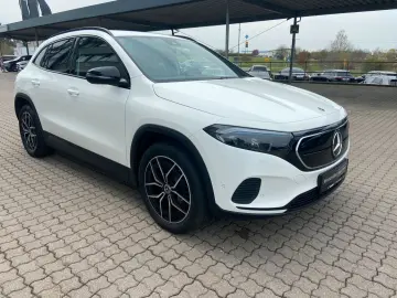 MERCEDES-BENZ EQA 300 4MATIC Night Kamera LED CarPlay 19 AMG