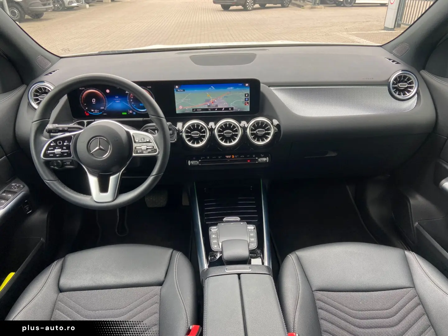 MERCEDES-BENZ EQA 300 4MATIC Night Kamera LED CarPlay 19 AMG