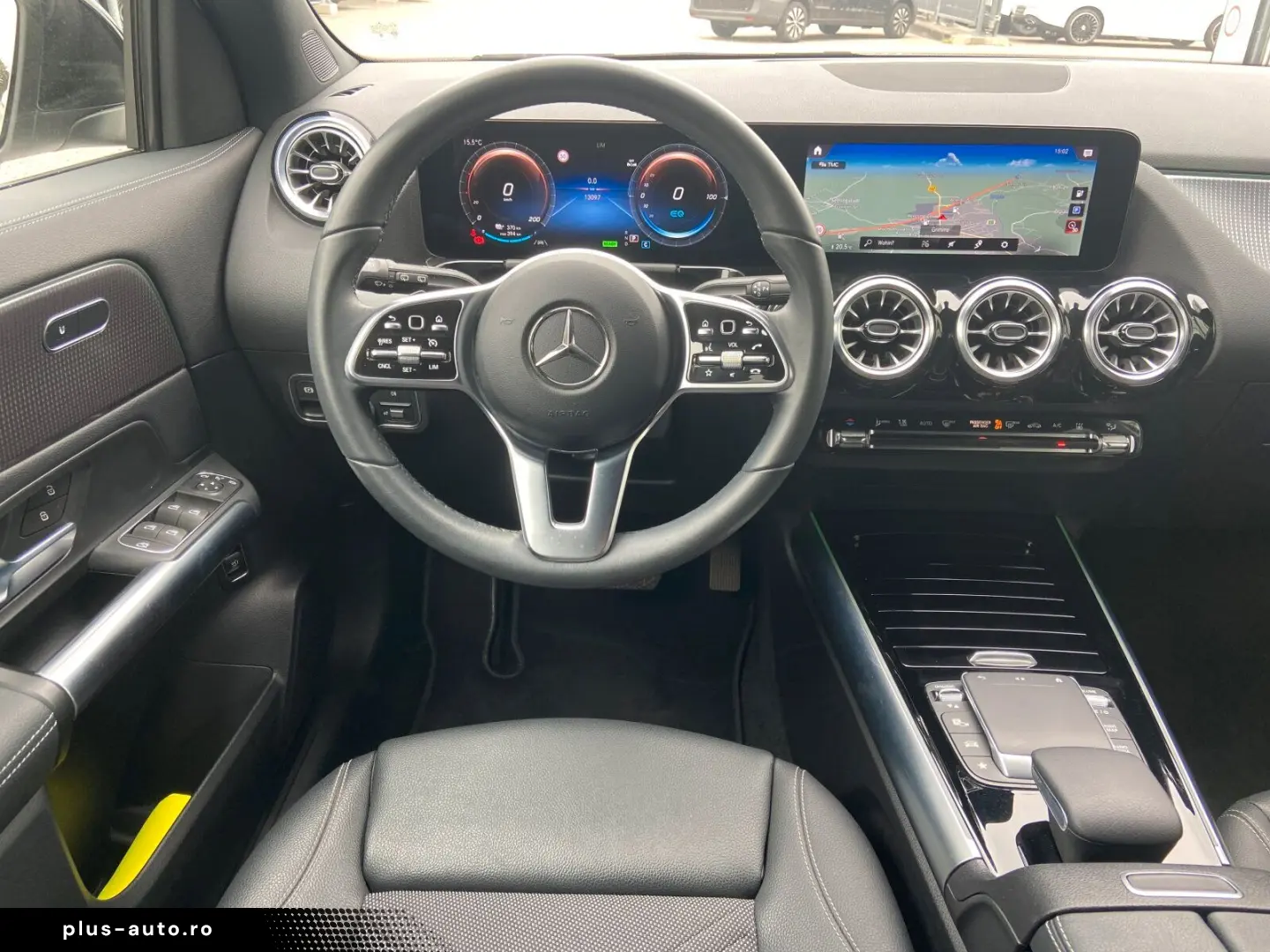 MERCEDES-BENZ EQA 300 4MATIC Night Kamera LED CarPlay 19 AMG
