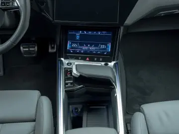 AUDI Q8 e-tron 50 QUA S-LINE ACC HUD LANE RFK MATRIX