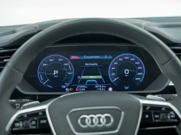 AUDI Q8 e-tron 50 QUA S-LINE ACC HUD LANE RFK MATRIX