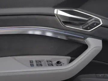 AUDI Q8 e-tron 50 QUA S-LINE ACC HUD LANE RFK MATRIX