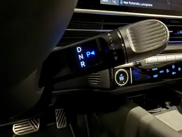 HYUNDAI IONIQ 6 First Edition 4WD 77 4 kWh 360  BOSE